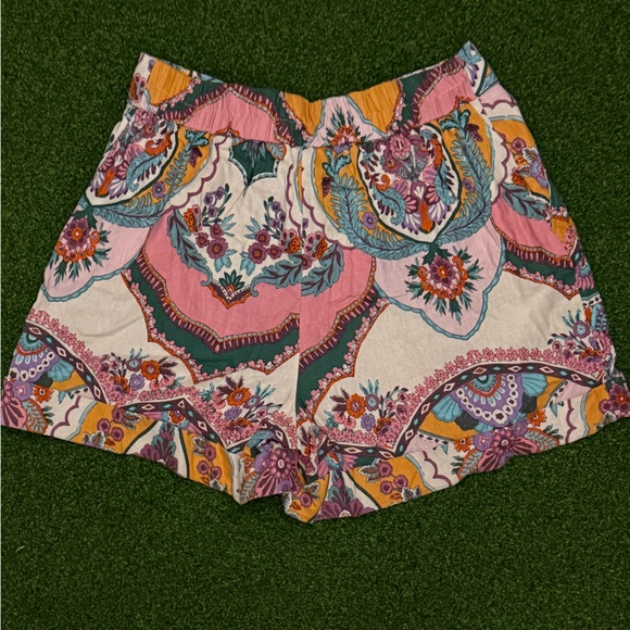 Colorful Patterned Shorts - Picture 5 of 5